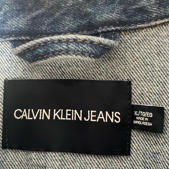 EUC Calvin Klein Jeans Denim Jacket Women’s XLarge - Picture 3 of 7